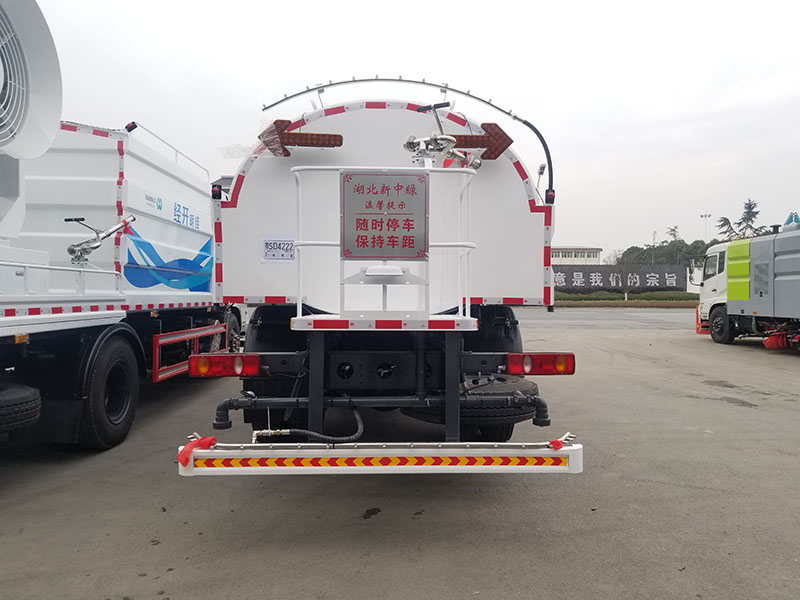 中潔牌XZL5182TYH6型路面養(yǎng)護(hù)車